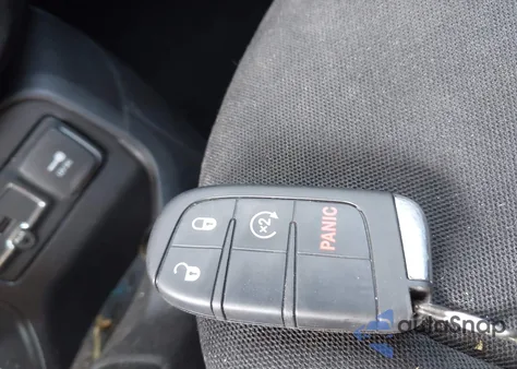 2017 Jeep Renegade Altitude 4X4 z USA, uszkodzony, nr VIN ZACCJBBB4HPF94098